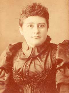 Agnes Philp Symons - Photographer : W.M. Harrison, Falmouth, Helston, Redruth and Truro Agnes