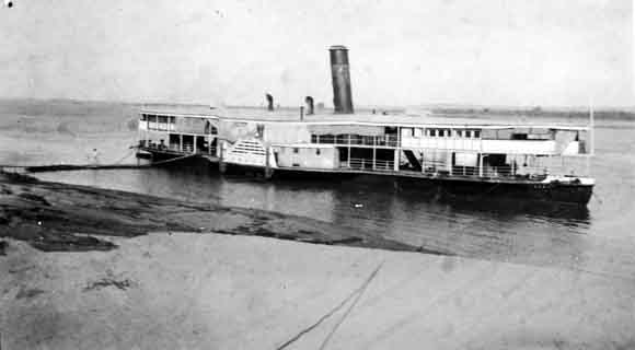 Paddle steamer