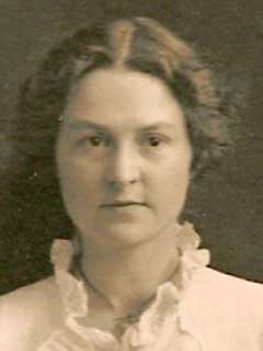Myrtle photographed in 1913 - the customary large version of this photograph is unvailable Myrtle
