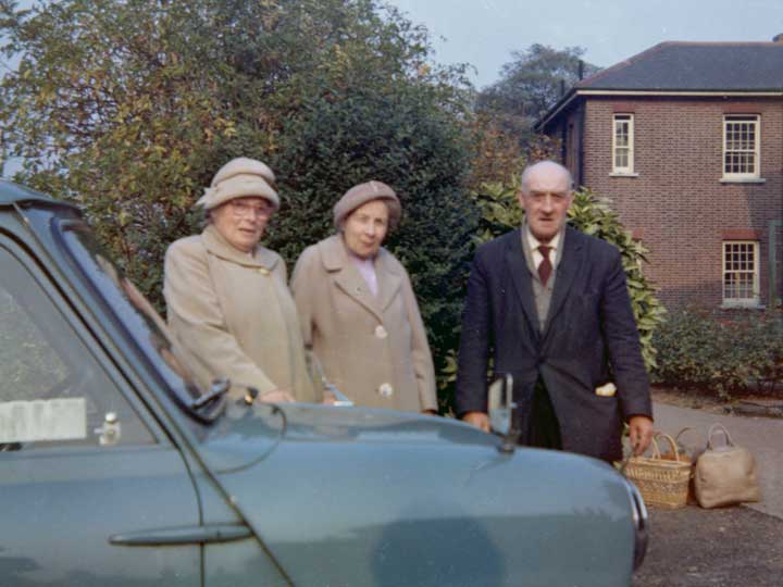George and sisters